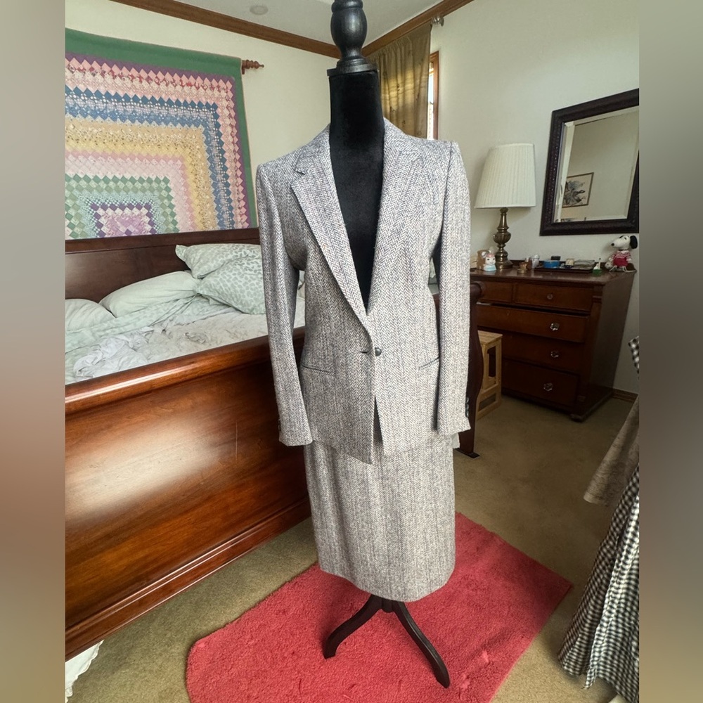 Ladies Jos. A. Bank Gray Tweed suit